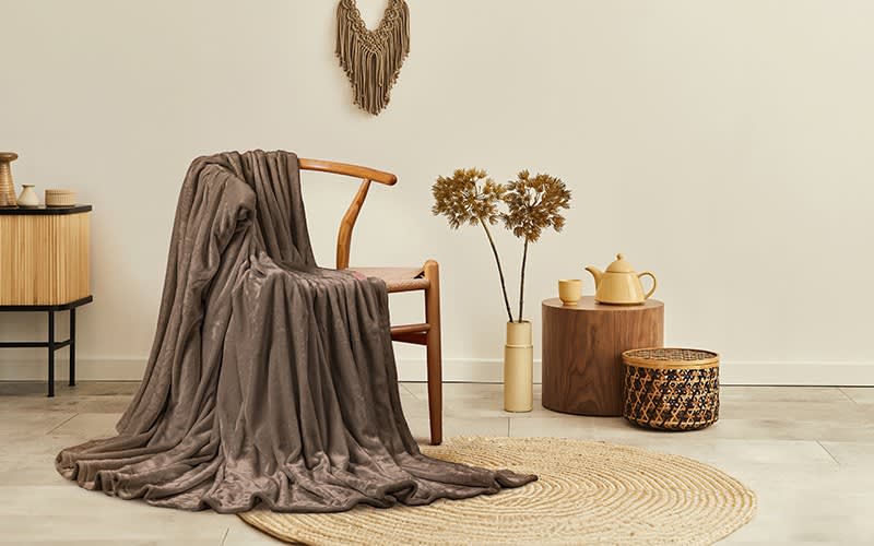 Al Saad home Flannel Blanket 1 PC - King Choco
