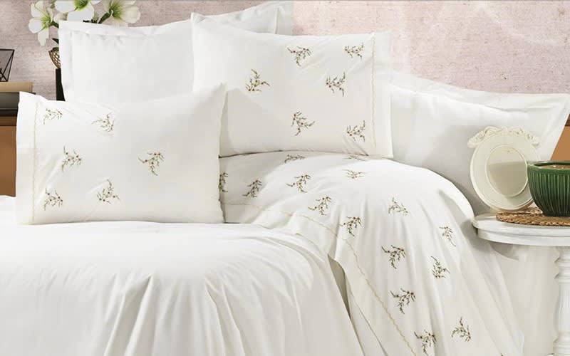 Armada Embroidered Quilt Cover Set Without Filling 6 PCS - King Cream