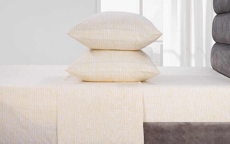 Welspun Basics Spotted Bed Sheet Set 4 PCS - Queen White & Yellow ( 200 TC )