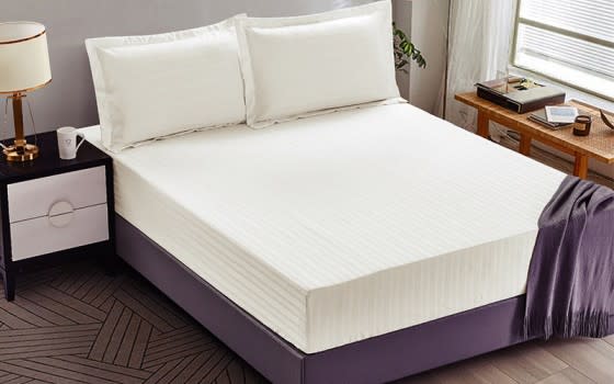 Layla Hotel Stripe Bedsheet Set 3 PCS - King Cream