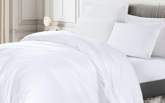 Highcrest Cotton Plain Hotel Quilt Cover With Filling 7 PCS - King White