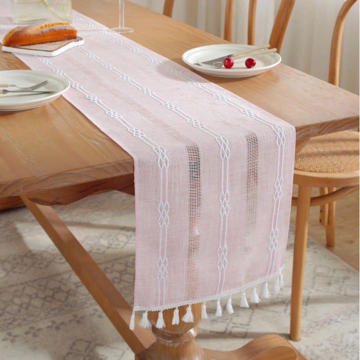 Linen & Cotton Embroidered Table Runner 1 Pcs - Pink