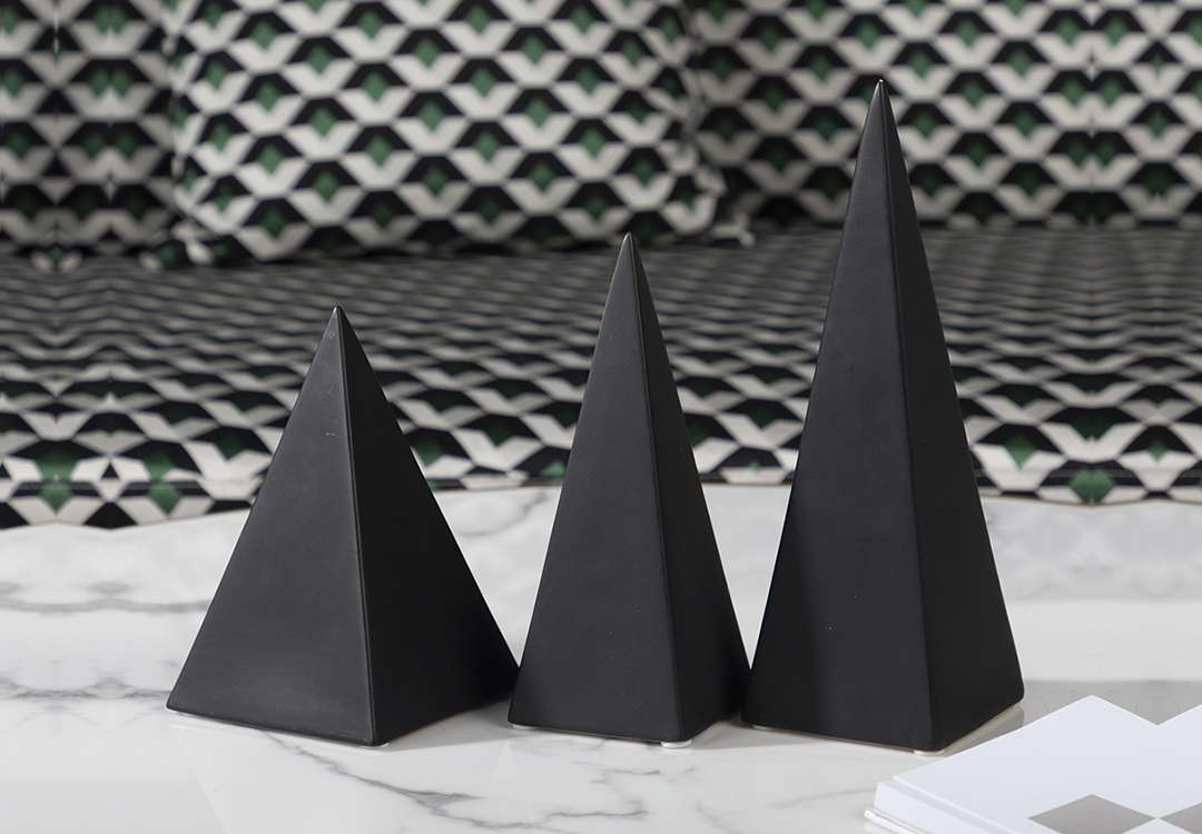 Ceramic Pyramid for Decor 1PC - Black