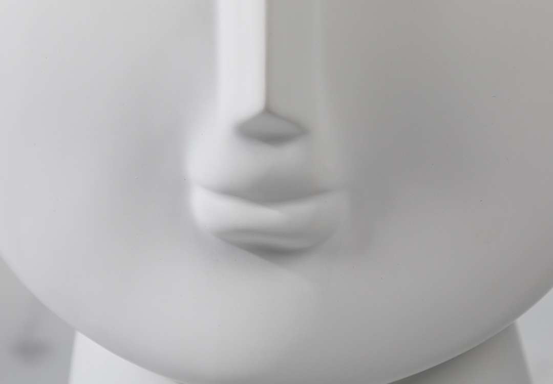 Ceramic face a masterpiece for decor 1 PC - White