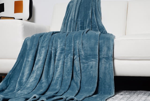 Valentini Flannel Blanket - Single D.Turquoise
