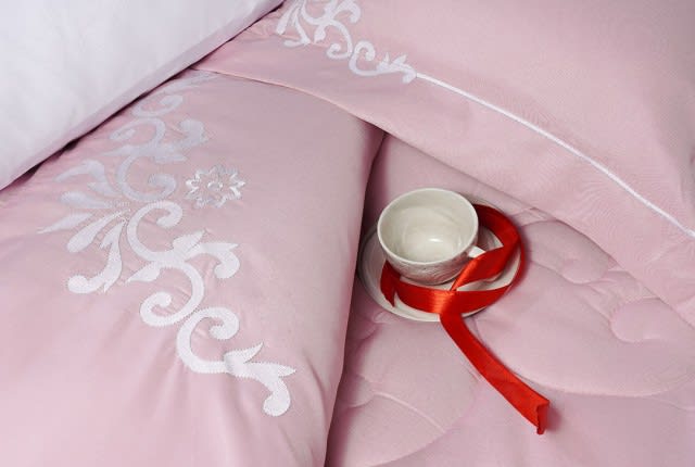 Armada Alma Comforter Set 7 PCS - King Pink
