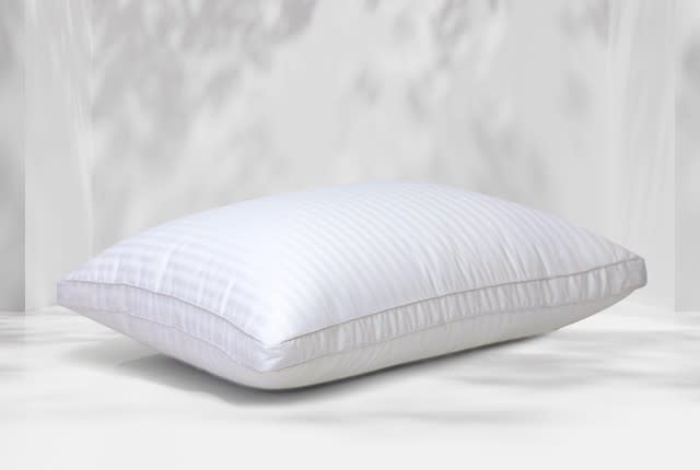 Lamer Hotel Line Stripe Pillow - ( 50 X 75 ) cm - ( Soft )