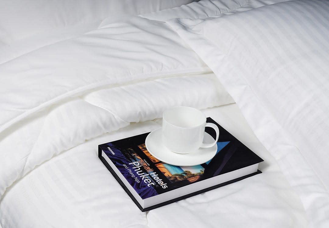 Relax Stripe Hotel Comforter Set 6 PCS - Queen White