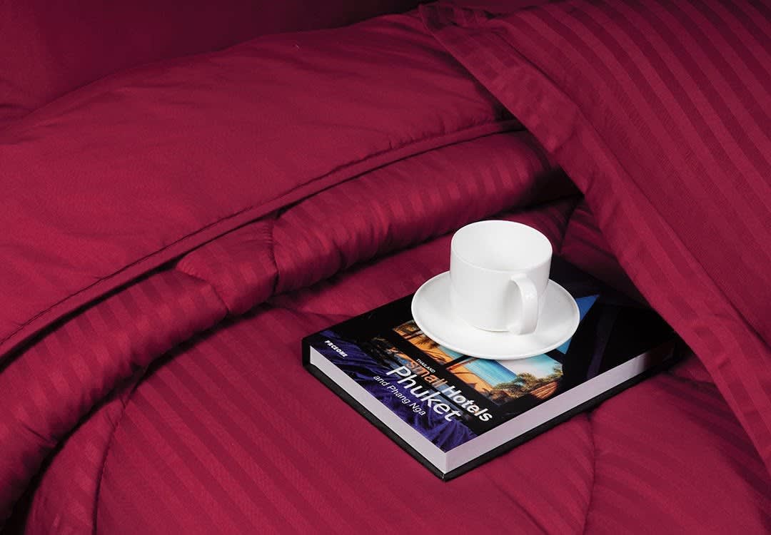 Relax Stripe Hotel Comforter Set 6 PCS - Queen Burgundy