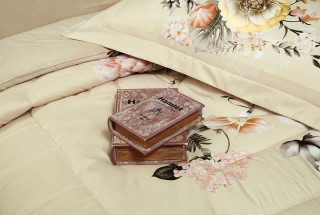 Valentini Comforter Set 6 PCS - King Cream
