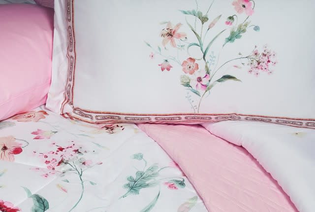 Melba Comforter Set 5 PCS - Single White & Pink