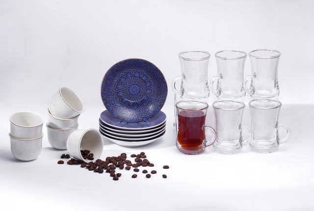 طقم ضيافة قهوة عربية و شاي 18 قطعة - أبيض و كحلي