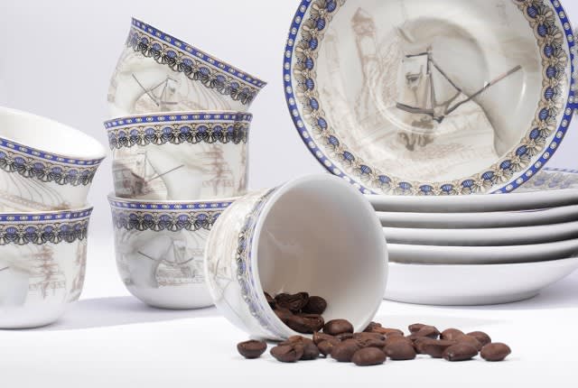 طقم ضيافة قهوة عربية و شاي 18 قطعة - أبيض و أزرق و بيج 