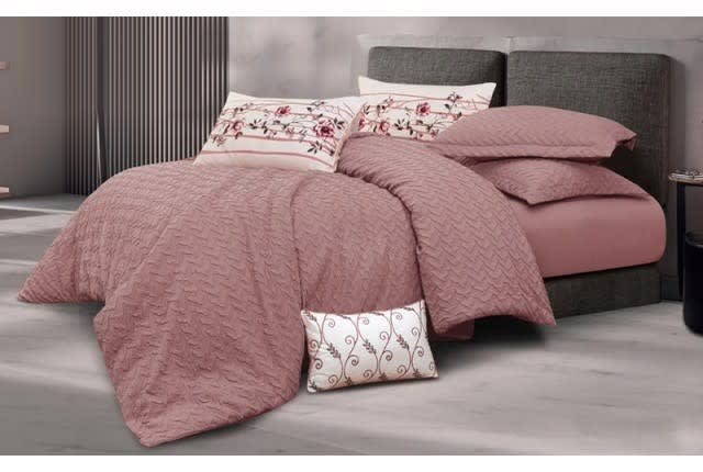 Alana Quilt Cover Set Without Filling 7 Pcs - King Pink